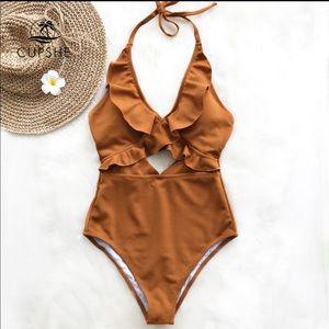 💥 HOST PICK💥CUPSHE brown ruffle one piece swimsuit with a deep v neck